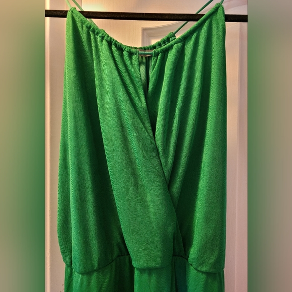 Fun green, wrap front dress. Elastic waist - Picture 3 of 4